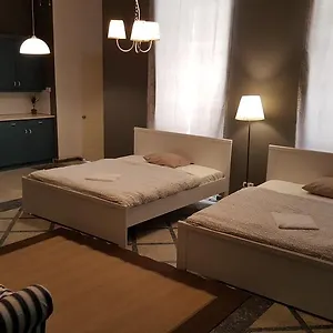 Πανσιόν Premier, Βουδαπέστη